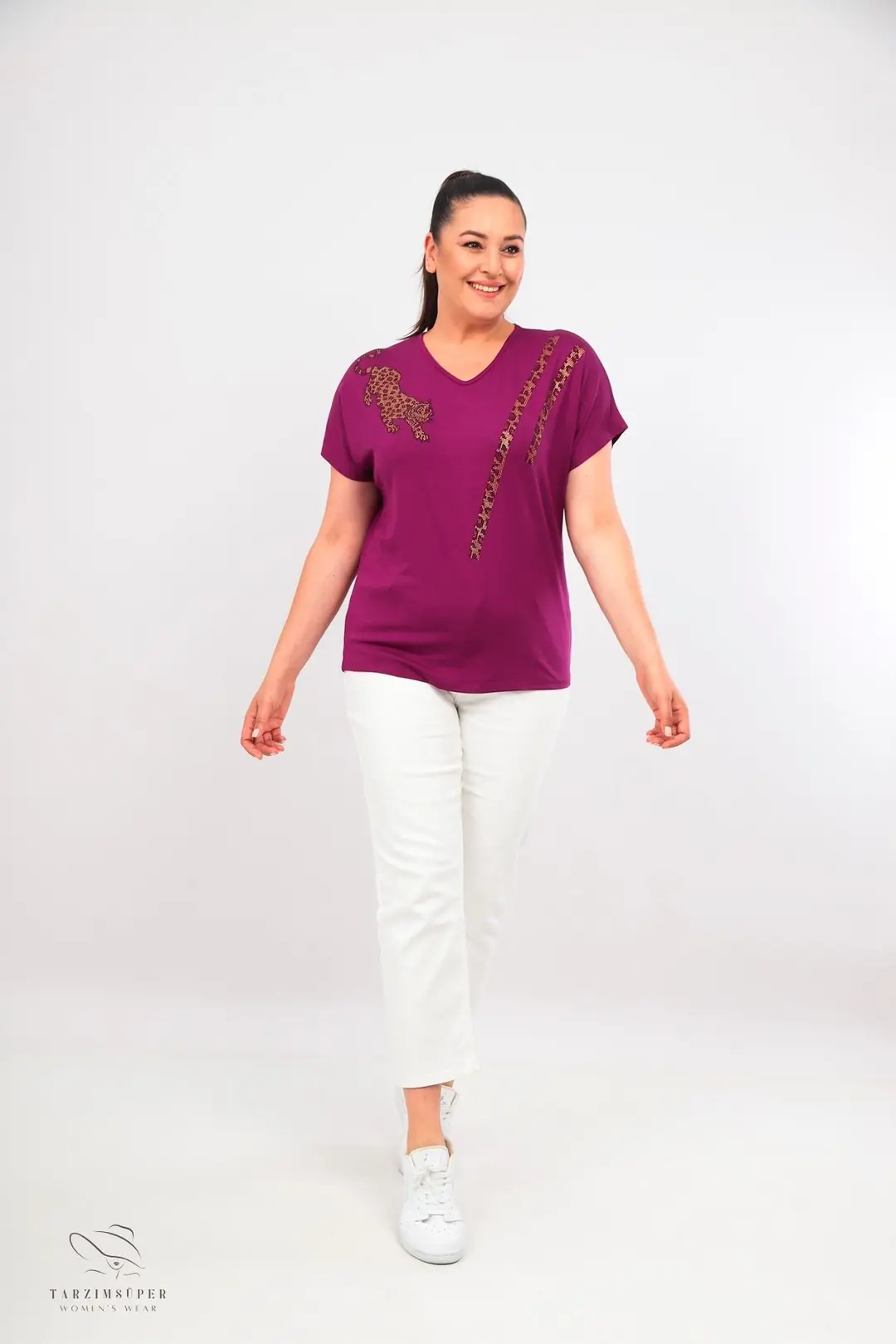 Büyük Beden Şerit Pul Desenli Kısa Kollu V Yaka Penye Tunik T-Shirt - Rahat Konfor Modeli