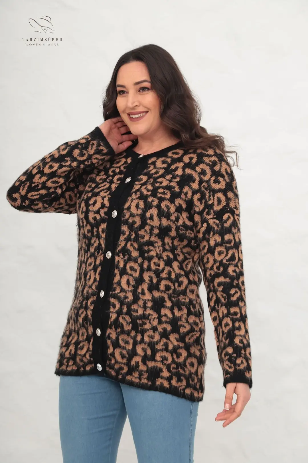 Büyük Beden Yeni Sezon Önden Düğmeli Uzun Standart Beden Leopar Desenli Uzun Kollu 4 Mevsim Hırka