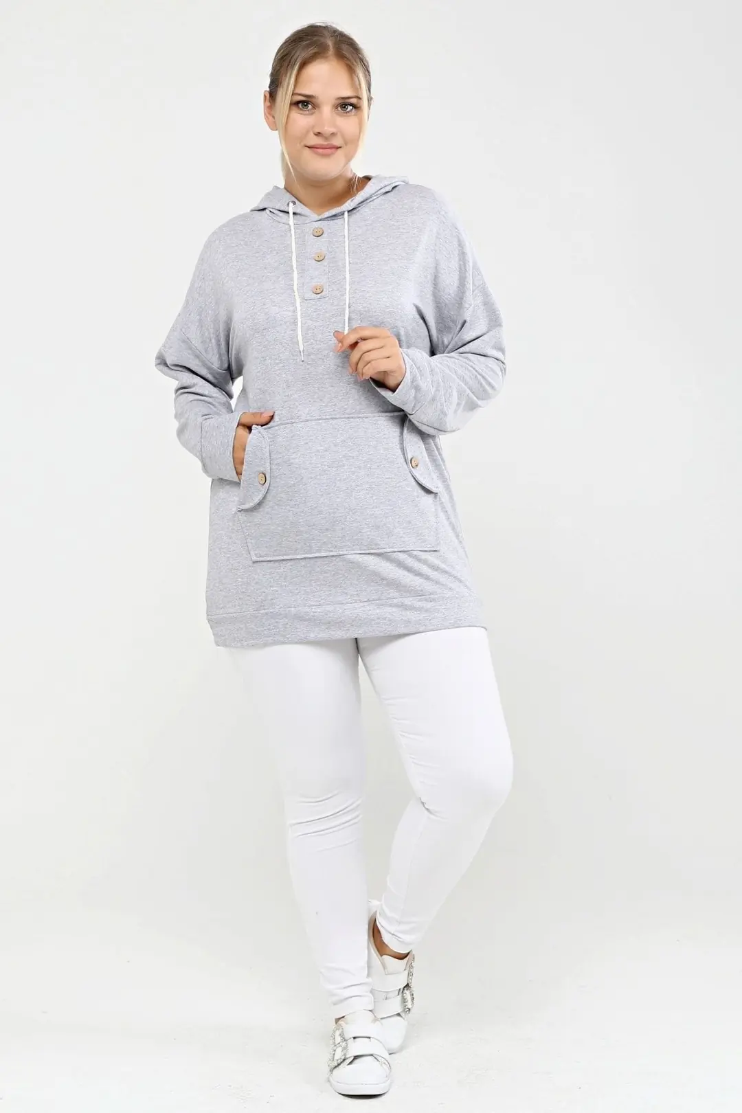 Büyük Beden Bej Kapüşonlu Uzun Hoodie Sweatshirt  Kanguru Cepli & Düğme Detaylı