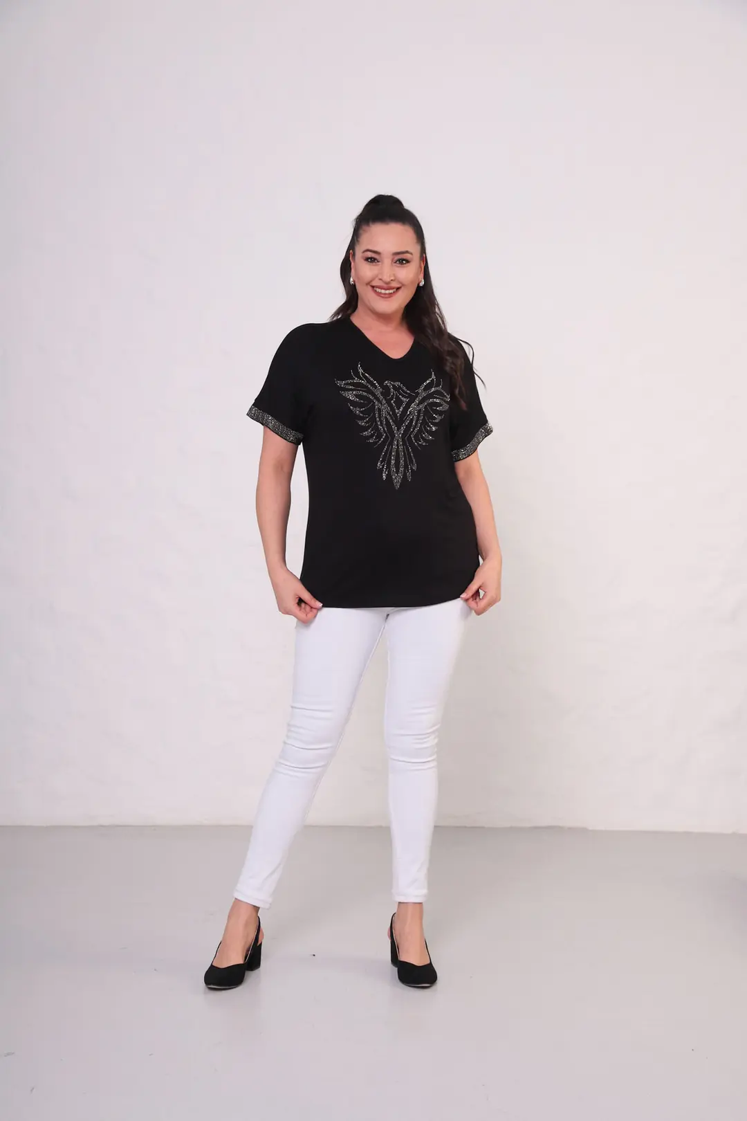 Büyük Beden Ön ve Kol Taş Baskılı Kısa Kollu T-Shirt - Şık Konfor Modeli