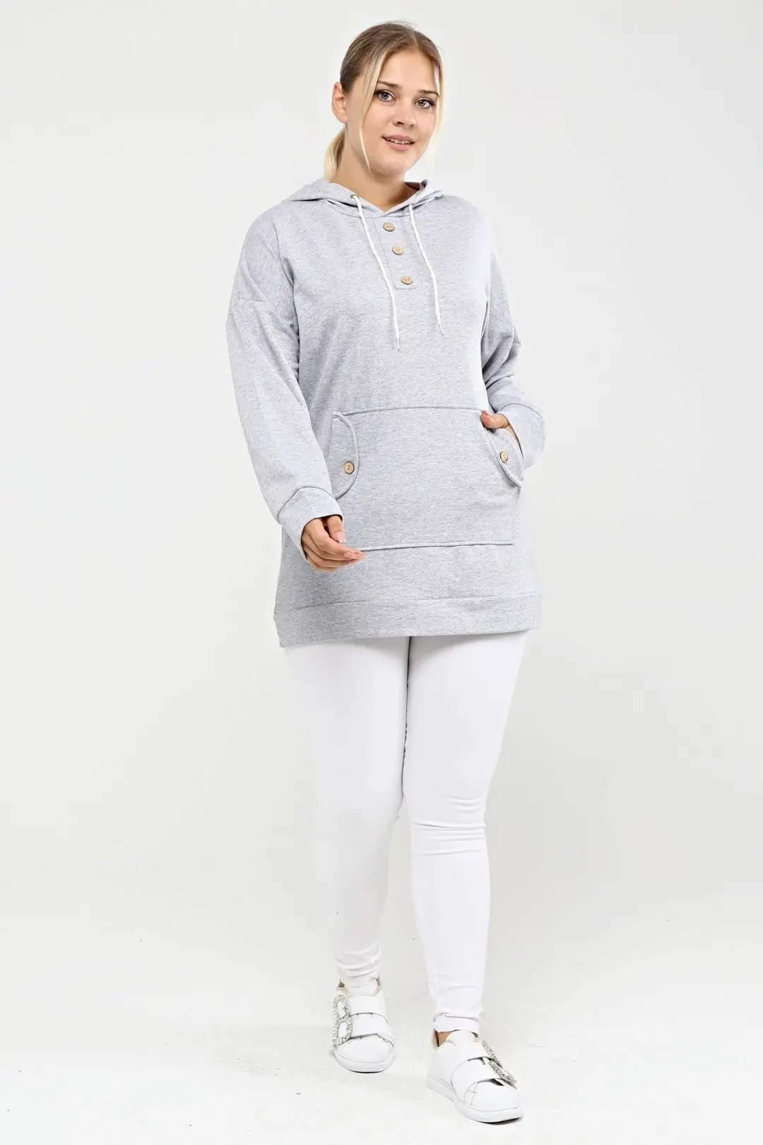 Büyük Beden Bej Kapüşonlu Uzun Hoodie Sweatshirt  Kanguru Cepli & Düğme Detaylı
