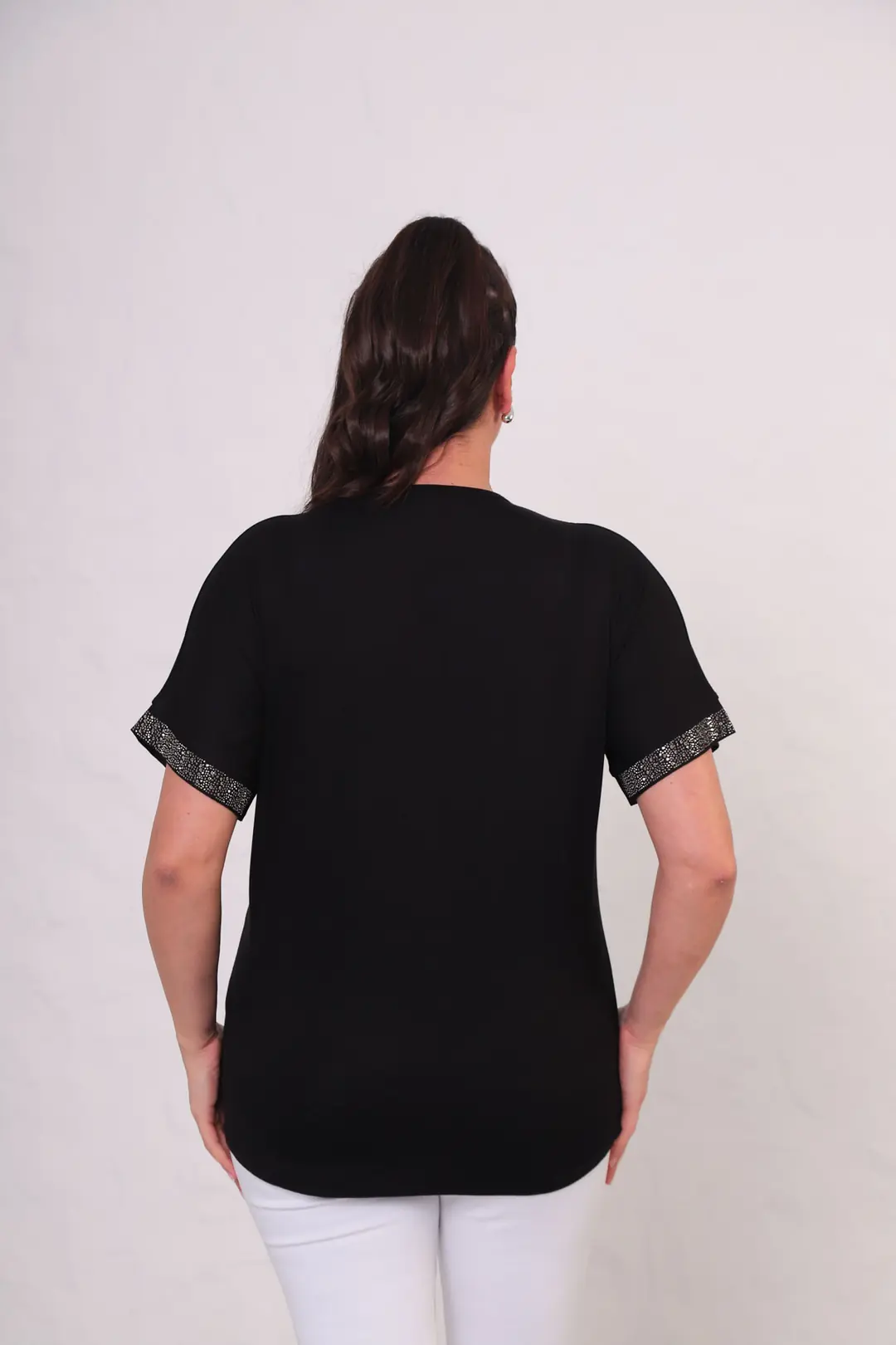 Büyük Beden Ön ve Kol Taş Baskılı Kısa Kollu T-Shirt - Şık Konfor Modeli