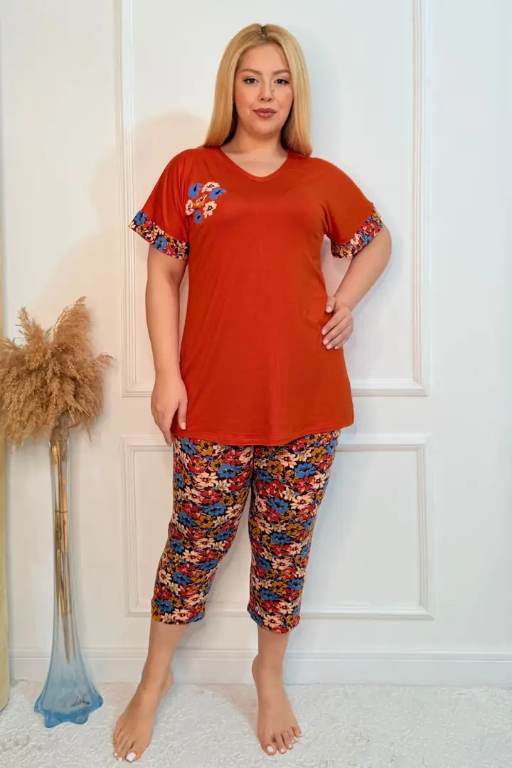  Büyük Beden Beli Lastikli Konfor Modeli Viskon Pamuklu Kadın Kapri Pijama Takım - Turuncu Çiçekli