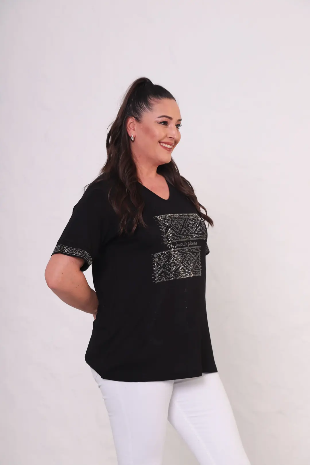 Büyük Beden Etnik Taş Detaylı Kısa Kollu T-Shirt - Şık Konfor Modeli