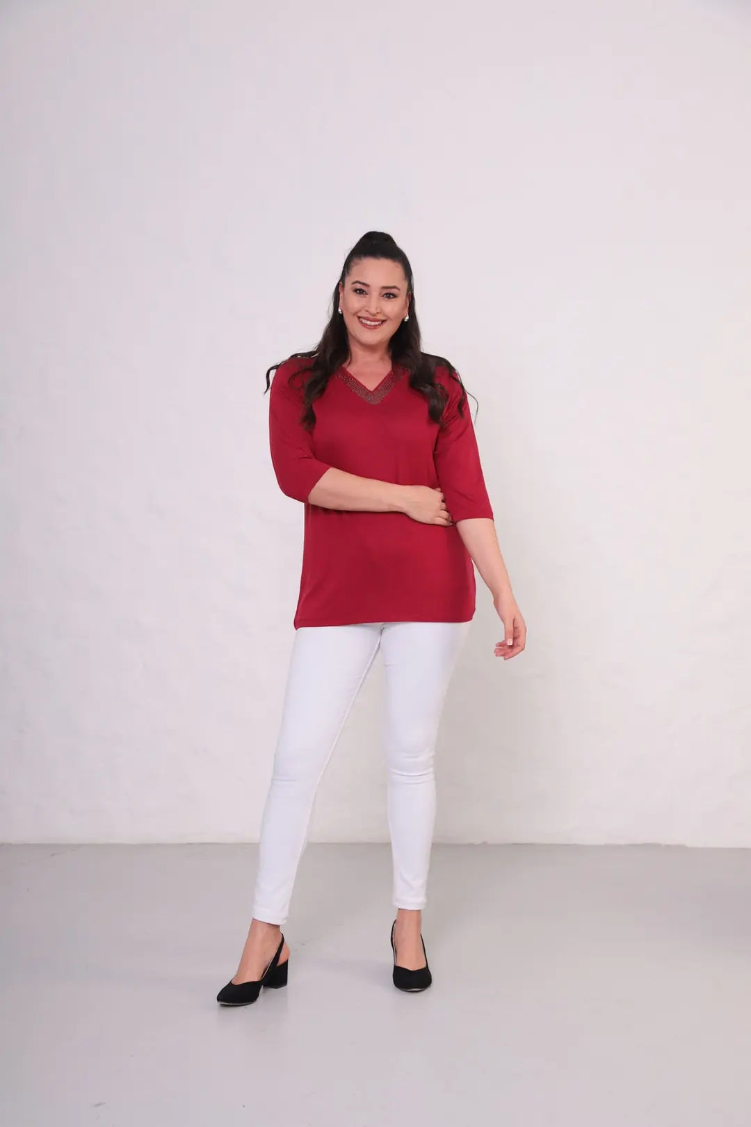 Büyük Beden V Yakalı Kapri Kollu Taş Baskılı Pamuklu Bluz - Yeni Sezon Rahat Konfor Model 4 Mevsim Günlük Anne Bluzu