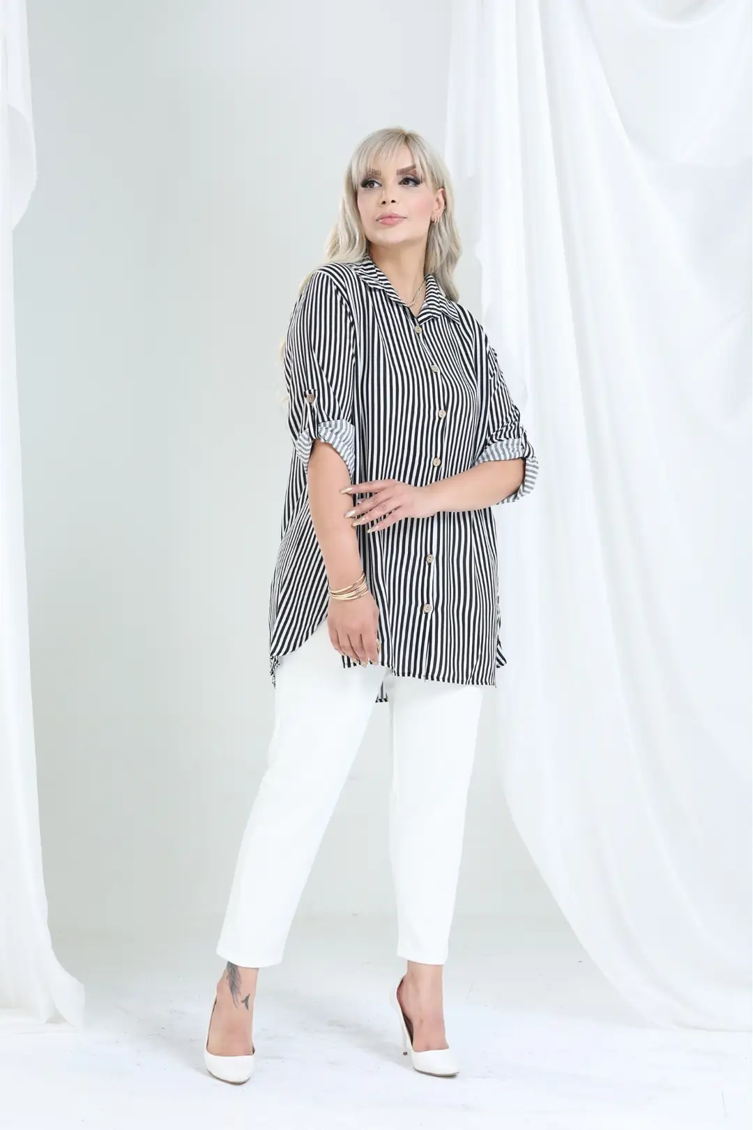 Kadın Büyük Beden Siyah Çizgili Düğme Detaylı Oversize Gömlek 