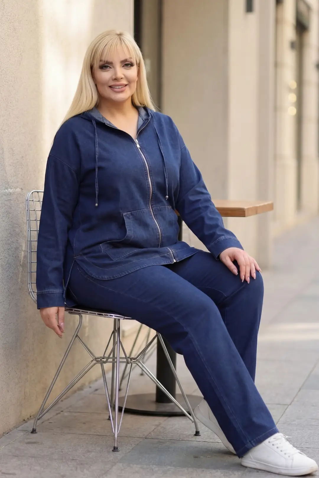 Büyük Beden Kadın Kapüşonlu Kot Takım - Fermuarlı Denim Ceket ve Pantolon İkili Takım