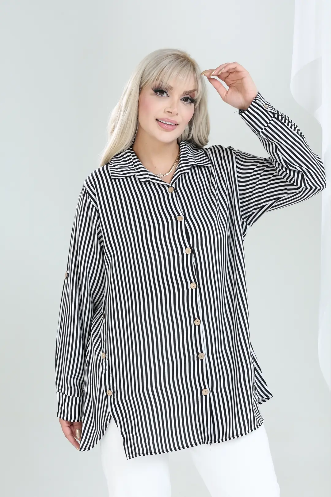 Kadın Büyük Beden Siyah Çizgili Düğme Detaylı Oversize Gömlek 
