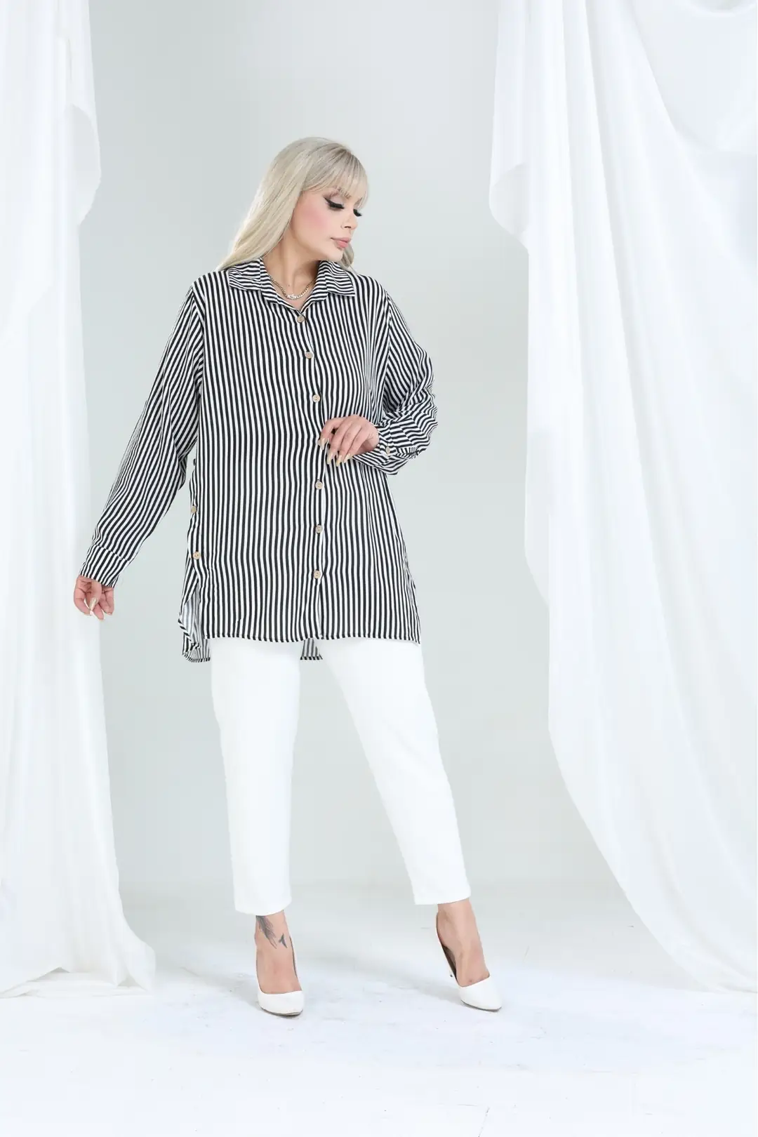 Kadın Büyük Beden Siyah Çizgili Düğme Detaylı Oversize Gömlek 