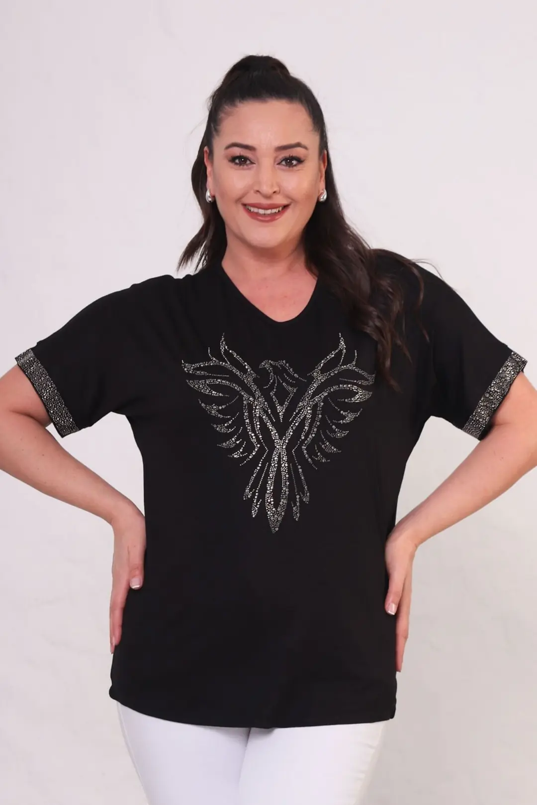 Büyük Beden Ön ve Kol Taş Baskılı Kısa Kollu T-Shirt - Şık Konfor Modeli