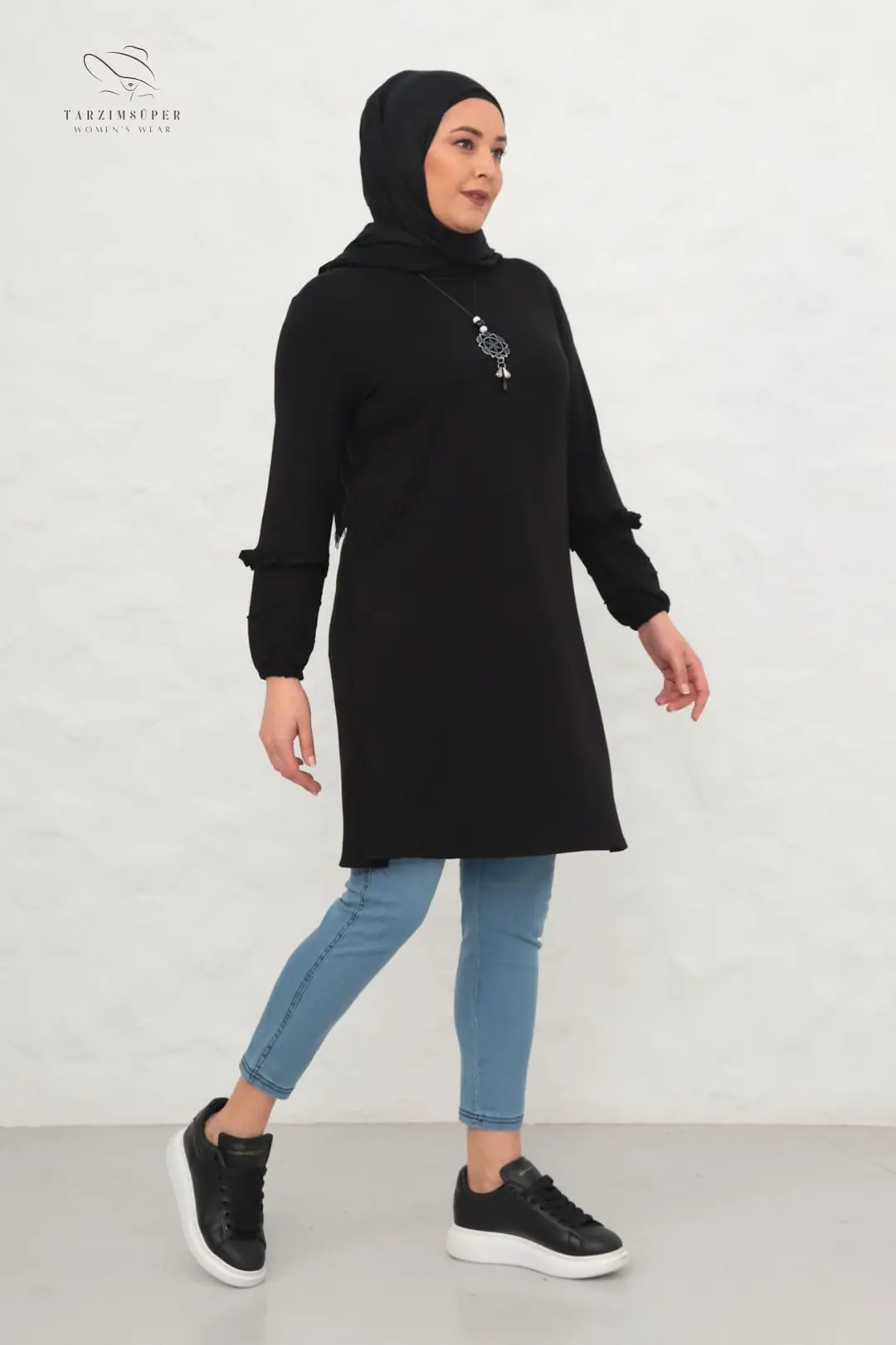 Büyük Beden Kolye Hediyeli Tesettür Tunik Esnek Kumaş Fırfırlı Beli Yırtmaçlı Konfor Modeli Tunik