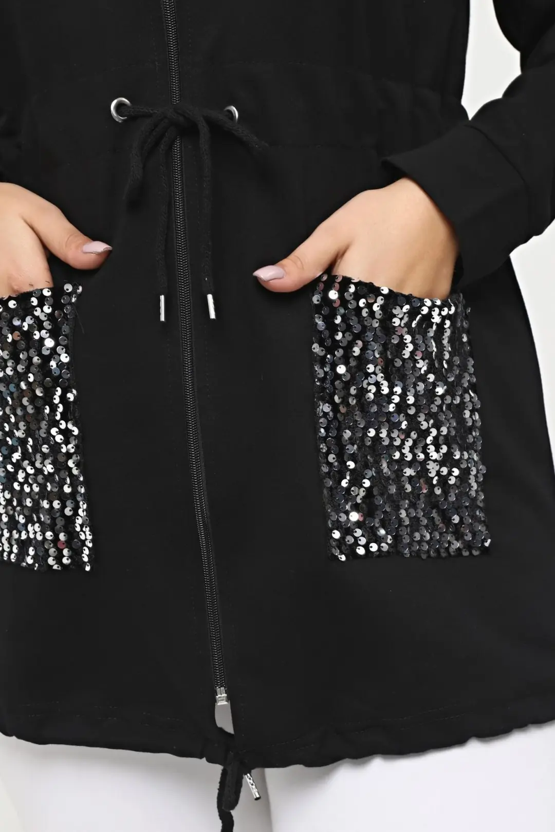 Büyük Beden Siyah Kapüşonlu Parlak Pul Detaylı Fermuarlı Sweatshirt  Cepli & Rahat Kalıp