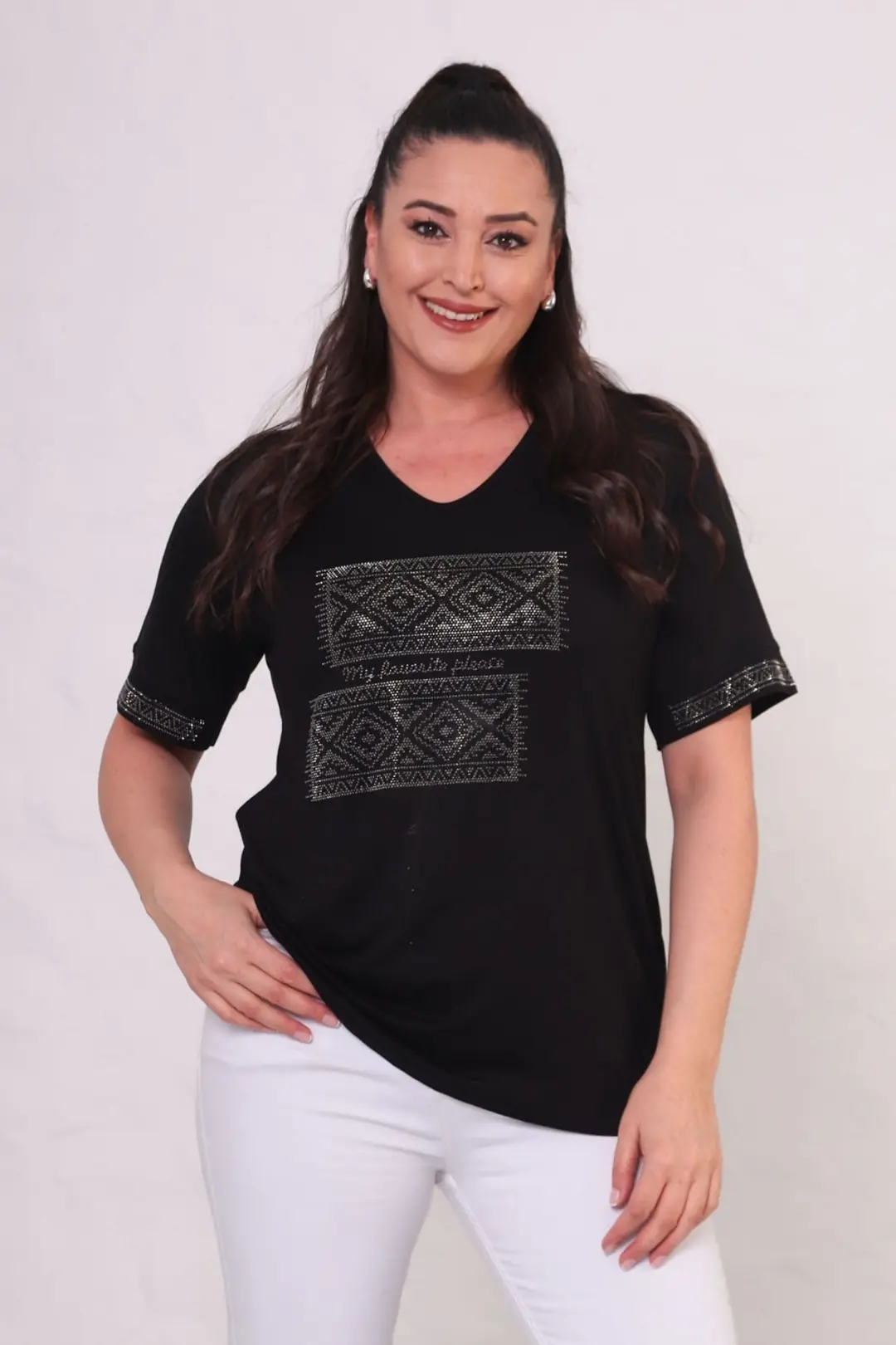 Büyük Beden Etnik Taş Detaylı Kısa Kollu T-Shirt - Şık Konfor Modeli