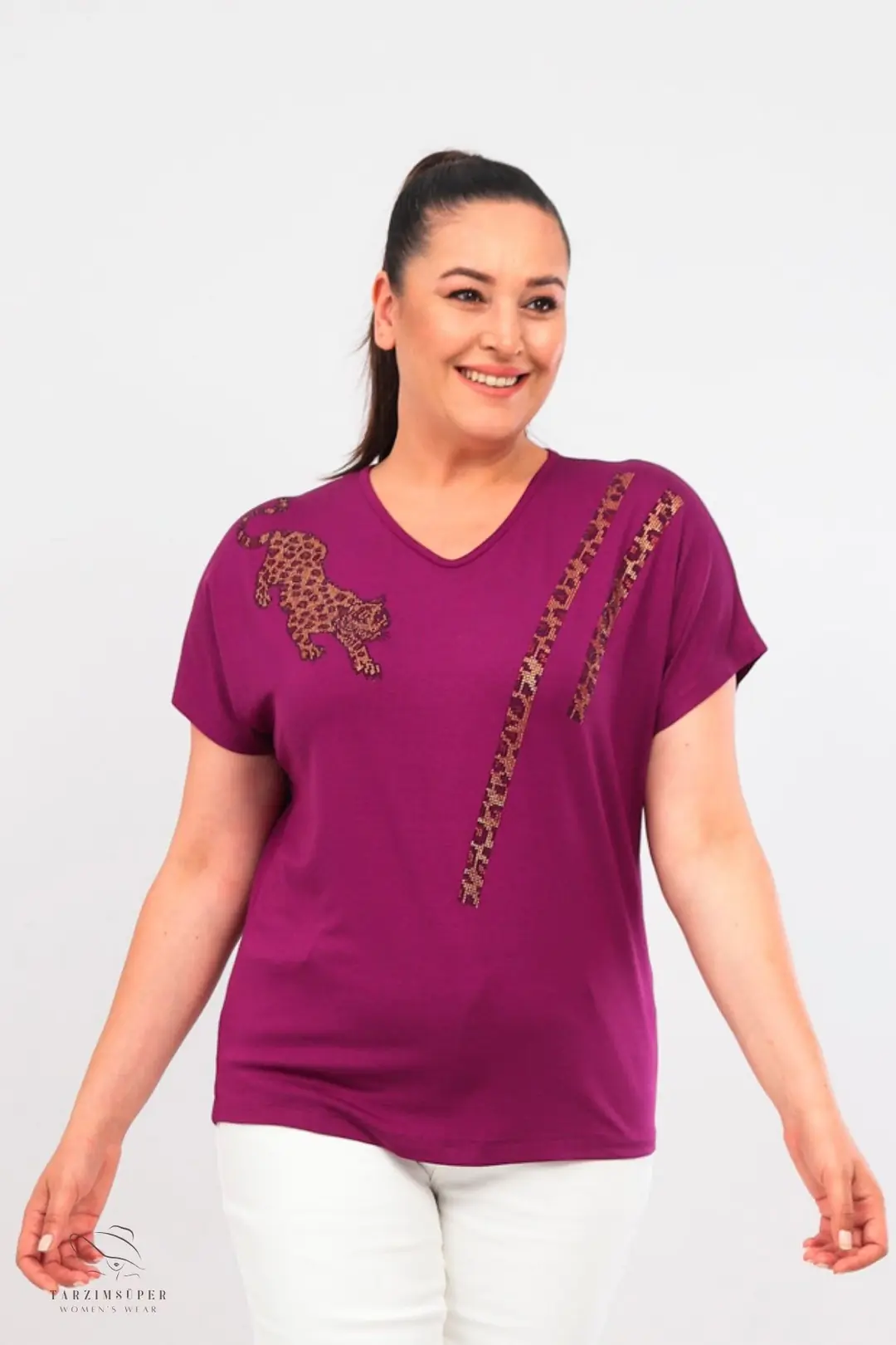 Büyük Beden Şerit Pul Desenli Kısa Kollu V Yaka Penye Tunik T-Shirt - Rahat Konfor Modeli