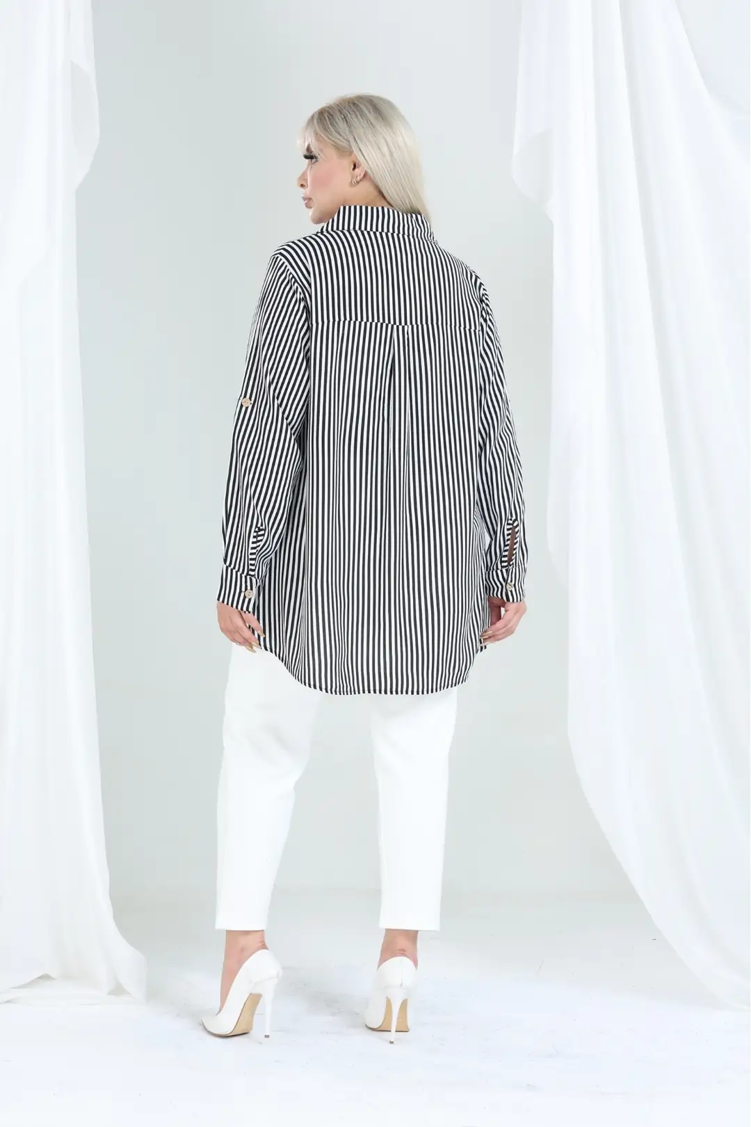 Kadın Büyük Beden Siyah Çizgili Düğme Detaylı Oversize Gömlek 
