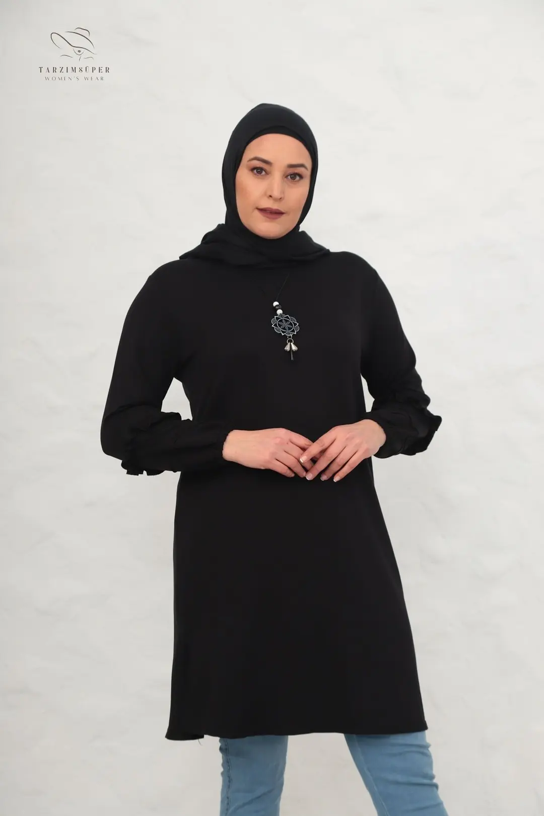 Büyük Beden Kolye Hediyeli Tesettür Tunik Esnek Kumaş Fırfırlı Beli Yırtmaçlı Konfor Modeli Tunik